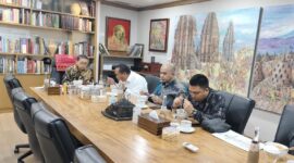 Wali Kota Pariaman Yota Balad makan siang bersama Menbud RI Fadli Zon di Jakarta, Selasa (8/7/2025). (Foto: Kominfo Pariaman)