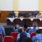 Wawako Pariaman, Mulyadi menyampaikan tanggapannya terhadap pandangan akhir fraksi-fraksi DPRD Pariaman mengenai rancangan KUA dan PPAS APBD Pariaman 2025 di Ruang Rapat Utama DPRD Pariaman, Kamis (17/7/2025). (Foto: Kominfo Pariaman)