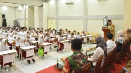 Wawako Padang, Maigus Nasir membuka program Sekolah Rakyat Menengah Pertama di Kota Padang, Senin (14/7/2025). (Foto: Prokopim Padang)
