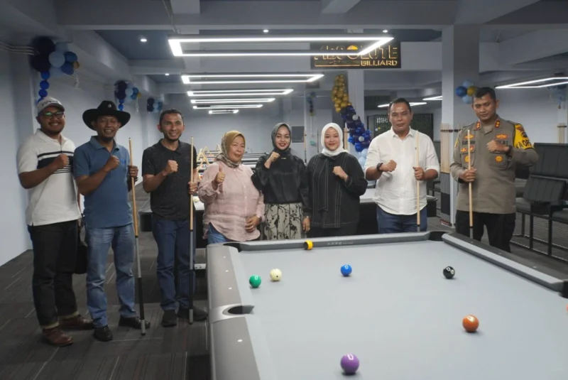Absolute Billiard resmi dibuka di lantai II Swalayan AB Mart Padang Panjang pada Sabtu (19/7/2025). (Foto: Diskominfo Padang Panjang)