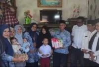 IPeKB Padang Panjang bantu anak berisiko stunting lewat program orang tua asuh. (Foto: Kominfo Padang Panjang)