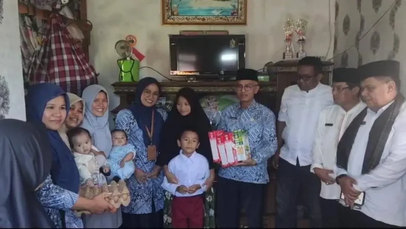 IPeKB Padang Panjang bantu anak berisiko stunting lewat program orang tua asuh. (Foto: Kominfo Padang Panjang)
