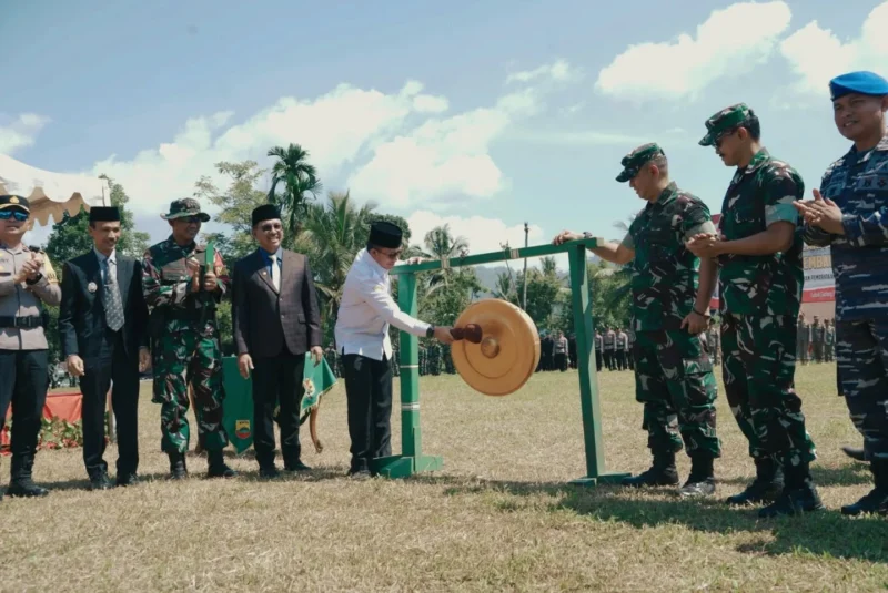 Program TNI Manunggal Membangun Desa (TMMD) ke-125 tahun 2025 resmi dibuka di Kabupaten Solok Selatan, Selasa (23/7/2025). (Foto: Humas Pemkab Solsel)