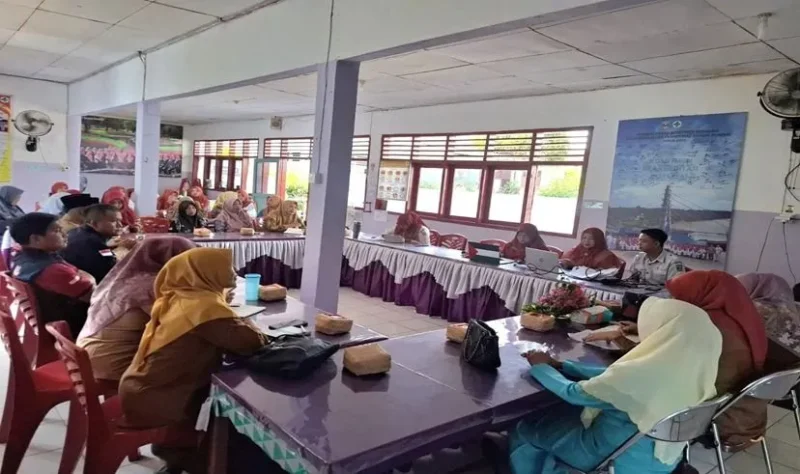 INTIP MAS, inovasi digital Puskesmas Sungai Rumbai, memudahkan masyarakat akses layanan dan pengaduan lewat pemindaian barcode. (Foto: Pemkab Dharmasraya)