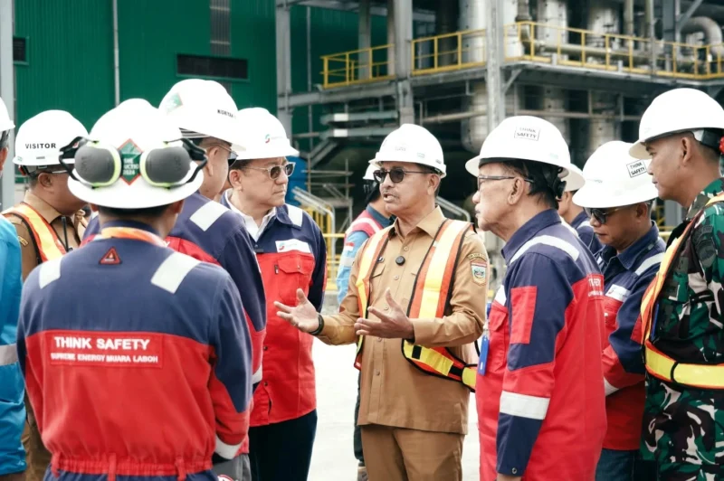 Anggota DPD RI, H. Irman Gusman melakukan kunjungan kerja ke PLTP Supreme Energy Muara Laboh (SEML) di Kabupaten Solsel, Selasa (22/7/2025). (Foto: Humas Pemkab Solsel)