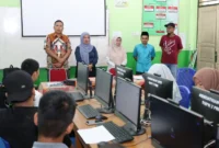 Wawako Pariaman meninjau tes TPA Logika yang digelar UNAS PASIM Bandung, Minggu (20/7/2025). (Foto: Kominfo Pariaman)