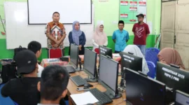 Wawako Pariaman meninjau tes TPA Logika yang digelar UNAS PASIM Bandung, Minggu (20/7/2025). (Foto: Kominfo Pariaman)