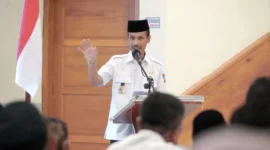Wakil Bupati Solsel, H. Yulian Efi membuka Rakor Bidang Pencegahan dan Pengendalian Penyakit 2025 di Hotel Pesona Alam Sangir, Selasa (30/7/2025). (Foto: Humas Pemkab Solsel)