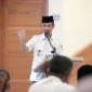 Wakil Bupati Solsel, H. Yulian Efi membuka Rakor Bidang Pencegahan dan Pengendalian Penyakit 2025 di Hotel Pesona Alam Sangir, Selasa (30/7/2025). (Foto: Humas Pemkab Solsel)