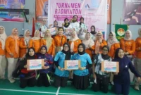 DWP Disdikbud Padang meraih Juara I Turnamen Bulutangkis DWP Kota Padang Open 1.0. (Foto: Diskominfo Padang)