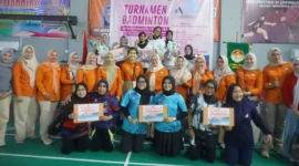 DWP Disdikbud Padang meraih Juara I Turnamen Bulutangkis DWP Kota Padang Open 1.0. (Foto: Diskominfo Padang)