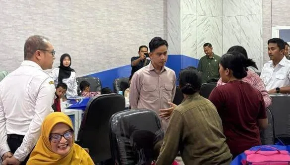 Wapres Gibran menyaksikan trauma healing Dinsos Padang bagi jemaat GKSI terdampak insiden di Padang Sarai. (Foto: FB Diskominfo Padang) 