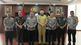 Wali Kota Padang Fadly Amran bersama Forkopimda bersilaturahmi dengan Kapolda Sumbar, Irjen Pol. Gatot Tri Suryanta. (Foto: Prokopim Padang)