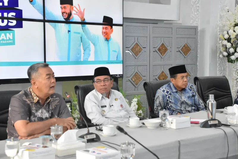 Rapat Optimalisasi Launching Smart Surau di Kediaman Resmi Wali Kota Padang, Rabu (23/7/2025). (Foto: Prokopim Padang)