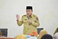 Wakil Wali Kota Padang Maigus Nasir saat pertemuan bersama para penyuluh pertanian dan perikanan se-Kota Padang di BBI Bungus, Senin (28/7/2025). (Foto: Prokopim Padang)