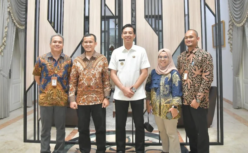 Wali Kota Sawahlunto, Riyanda Putra menerima audiensi Kepala BDTBT, Darius Agung Prata, di Rumah Dinas Wali Kota, Jumat (4/7/2025). (Foto: Pemko Sawahlunto)