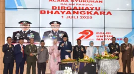 Acara syukuran dalam rangka HUT Bhayangkara ke-79 di Ruang Abu Bakar Jaar, Balai Kota Padang, Senin (30/6/2025). (Foto: Prokopim Padang)
