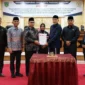 DPRD Padang Panjang mengesahkan Ranperda tentang RPJMD 2025–2029 dan Ranperda tentang Perubahan APBD 2025 dalam Rapat Paripurna Minggu (6/7/2025). (Foto: Kominfo Padang Panjang)