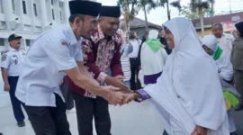 Sebanyak 19 jemaah haji asal Kota Padang Panjang tiba dengan selamat, Rabu (9/7/2025). (Foto: Kominfo Padang Panjang)