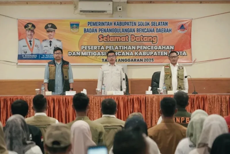BPBD Solsel menggelar pelatihan bencana bagi 78 perangkat nagari untuk memperkuat mitigasi bencana, Rabu (9/7/2025). (Foto: Prokopim Solsel)