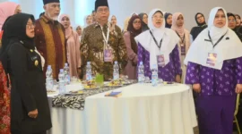Ketua GOW Padang Ny. Sri Hayati Maigus Nasir menghadiri International Women Leadership Training 2025 di The ZHM Premiere Hotel Padang, Sabtu (12/7/2025). (Foto: Prokopim Padang)