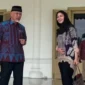 Gubernur Sumbar Mahyeldi saat menerima kunjungan Bupati Dharmasraya Annisa Suci Ramadhani di Gubernuran. (Foto: Ist)