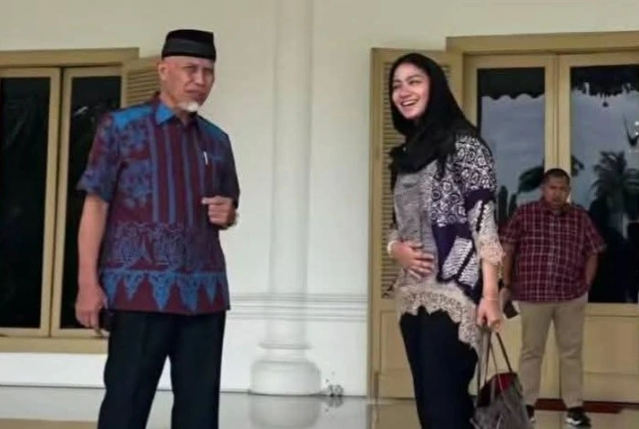 Gubernur Sumbar Mahyeldi saat menerima kunjungan Bupati Dharmasraya Annisa Suci Ramadhani di Gubernuran. (Foto: Ist)