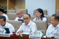 Menteri Koperasi Budi Arie Setiadi didampingi Wakil Menteri Koperasi Ferry Juliantono menghadiri rapat kerja dengan Komisi VI DPR RI, Jakarta (9/7/2025). (Foto: Kemenkop)