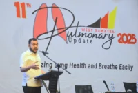 Wali Kota Padang, Fadly Amran tampil sebagai keynote speaker dalam Simposium dan Workshop Nasional “Pulmonary Update 2025 di The ZHM Premiere Hotel Padang, Sabtu (5/7/2025). (Foto: Prokopim Padang)