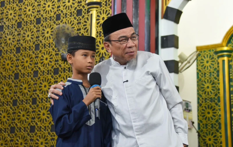 Wawako Padang Maigus Nasir menghadiri kegiatan Subuh Mubarakah di Masjid Darussalam Pemancungan, Rabu (9/7/2025). (Foto: Prokopim Padang)