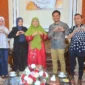 Pengurus PERKI Cabang Sumbar bersama Ketua YJI Cabang Sumbar, Ny. Harneli Mahyeldi di Kediaman Resmi Gubernur Sumbar, Sabtu (12/7/2025). (Foto: Prokopim Padang)
