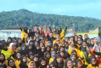 Wali Kota Padang, Fadly Amran senam pagi bersama di Fase VII Pasar Raya, Minggu (13/7/2025). (Foto: Prokopim Padang)