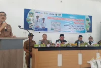 Bupati Pessel Hendrajoni saat menyampaikan arahan. (Foto: Kominfo Pessel)