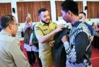 Wali Kota Padang Fadly Amran saat Pencanangan Kelurahan Tangguh Bencana Tahun 2025 di Gedung Bagindo Aziz Chan, Balai Kota Padang, Selasa (29/7/2025). (Foto: Prokopim Padang)