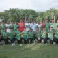 Wawako Padang Maigus Nasir melepas keberangkatan Tim SSB Imam Bonjol Padang U-14 mengikuti Seri Nasional Top Score National Championship 2025, pada 4–8 Agustus di Jakarta. (Foto: Prokopim Padang)