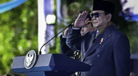 Presiden Prabowo memimpin Upacara Peringatan ke-79 Hari Bhayangkara di Monas, Jakarta, Selasa (1/7/2025). (Foto: BPMI Setpres)