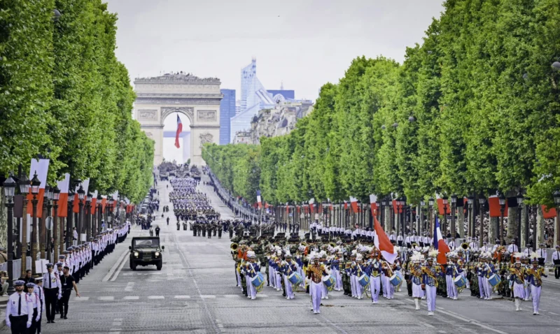 Satgas Patriot II Indonesia tampil memukau di Bastille Day 2025 di Paris, Prancis, Senin (14/7/2025). (Foto: BPMI Setpres)