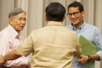Ekonom senior Kwik Kian Gie (kiri) meninggal dunia pada usia 90 tahun. (Foto: IG @sandiuno)
