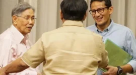Ekonom senior Kwik Kian Gie (kiri) meninggal dunia pada usia 90 tahun. (Foto: IG @sandiuno)