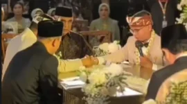 Prosesi pernikahan anak Gubernur Jawa Barat Dedi Mulyadi, Maula Akbar Mulyadi Putra, dengan Putri Karlina yang menjabat sebagai Wakil Bupati Garut, Jumat (18/7/2025). (Foto: Tangkapan layar IG @kdm_jawabarat)