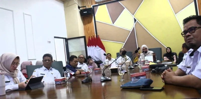 Audiensi Pemko Padang dengan Komisi Nasional Disabilitas (KND) RI di Lounge Akmal Usman, Balai Kota Aie Pacah, Rabu (2/7/2025). (Foto: Diskominfo Padang)