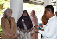 Ketua Yayasan Pertiwi Padang, Ny. dr. Dian Puspita Fadly Amran, Sp.JP, melakukan kunjungan ke SMA Pertiwi 1 dan SMA Pertiwi 2 Padang, Jumat (11/7/2025). (Foto: Prokopim Padang)