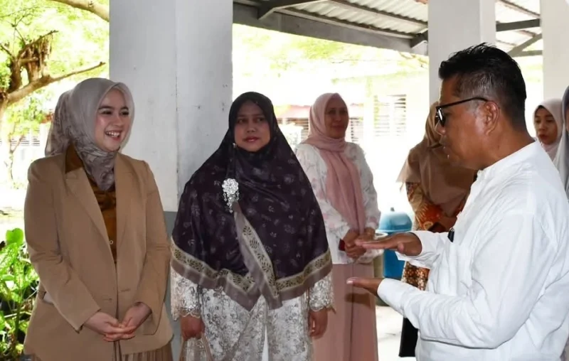 Ketua Yayasan Pertiwi Padang, Ny. dr. Dian Puspita Fadly Amran, Sp.JP, melakukan kunjungan ke SMA Pertiwi 1 dan SMA Pertiwi 2 Padang, Jumat (11/7/2025). (Foto: Prokopim Padang)