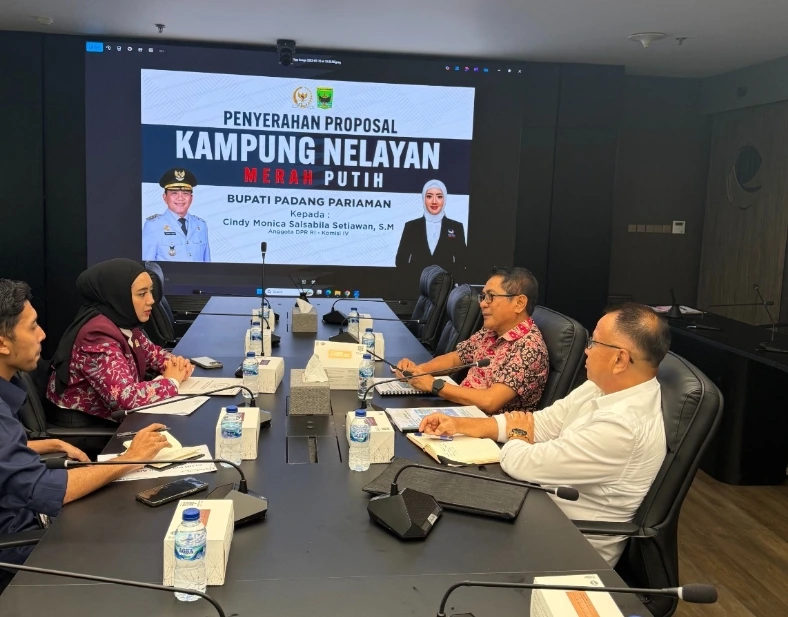 Bupati Padang Pariaman, John Kenedy Azis (JKA) menemui anggota Komisi IV DPR RI Cindy Monica Salsabila di Gedung DPR RI pada Rabu (16/7/2025). (Foto: Diskominfo Padang Pariaman)
