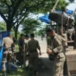 Satpol PP Padang melakukan penertiban PKL di kawasan Jalan Perdana, Kelurahan Aie Pacah, Kecamatan Koto Tangah, Kamis (17/7/2025). (Foto: Humas Satpol PP Padang)