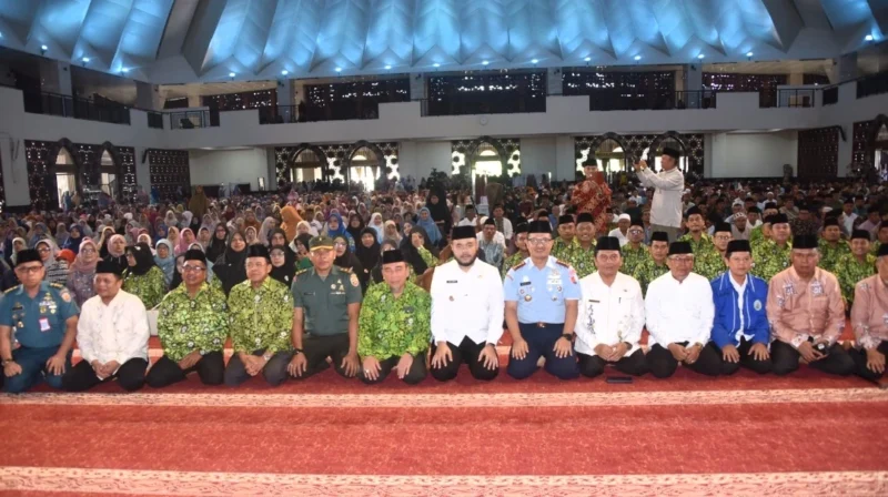 Wali Kota Padang Fadly Aman resmi meluncurkan Progul Smart Surau di Masjid Raya Syekh Khatib Al-Minangkabawi, Sabtu (26/7/2025). 