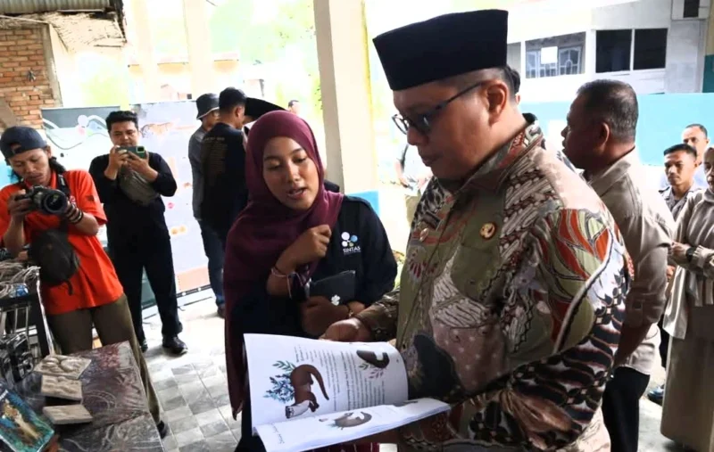 Wakil Bupati Tanah Datar Ahmad Fadly menghadiri acara Pengabdian Masyarakat Departemen Biologi UNP di aula SMP 3 X Koto, Sabtu (26/7/2025). (Foto: Prokopim Tanah Datar)