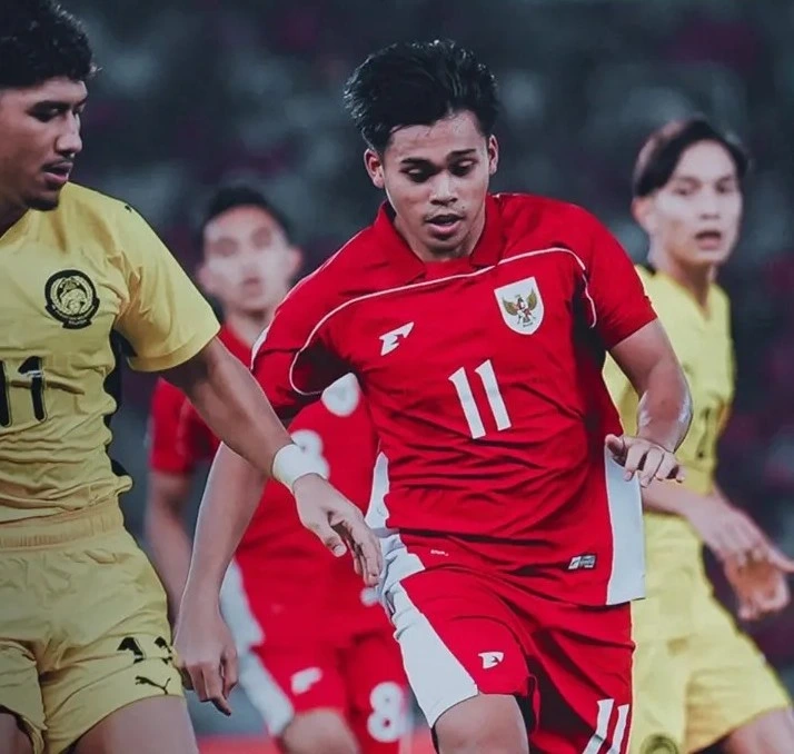 Timnas U-23 Indonesia memastikan tempat di semifinal Piala AFF 2025 usai bermain imbang 0-0 melawan Malaysia di laga terakhir Grup A. (Foto: IG @timnasindonesia)