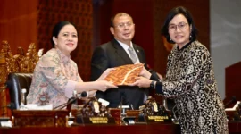 Menteri Keuangan Sri Mulyani Indrawati saat Rapat Paripurna DPR terkait RUU Pertanggungjawaban dan Pelaksanaan APBN (RUU P2APBN) 2024, Selasa (15/7). (Foto: Kemenkeu)