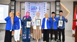 Ketua TP PKK Kota Padang, Ny. dr. Dian Puspita Fadly Amran, Sp.JP, menjadi narasumber dalam kegiatan SKK di Aula Balai Diklat Keagamaan Kemenag Padang, Kamis (3/7/2025). (Foto: Prokopim Padang)